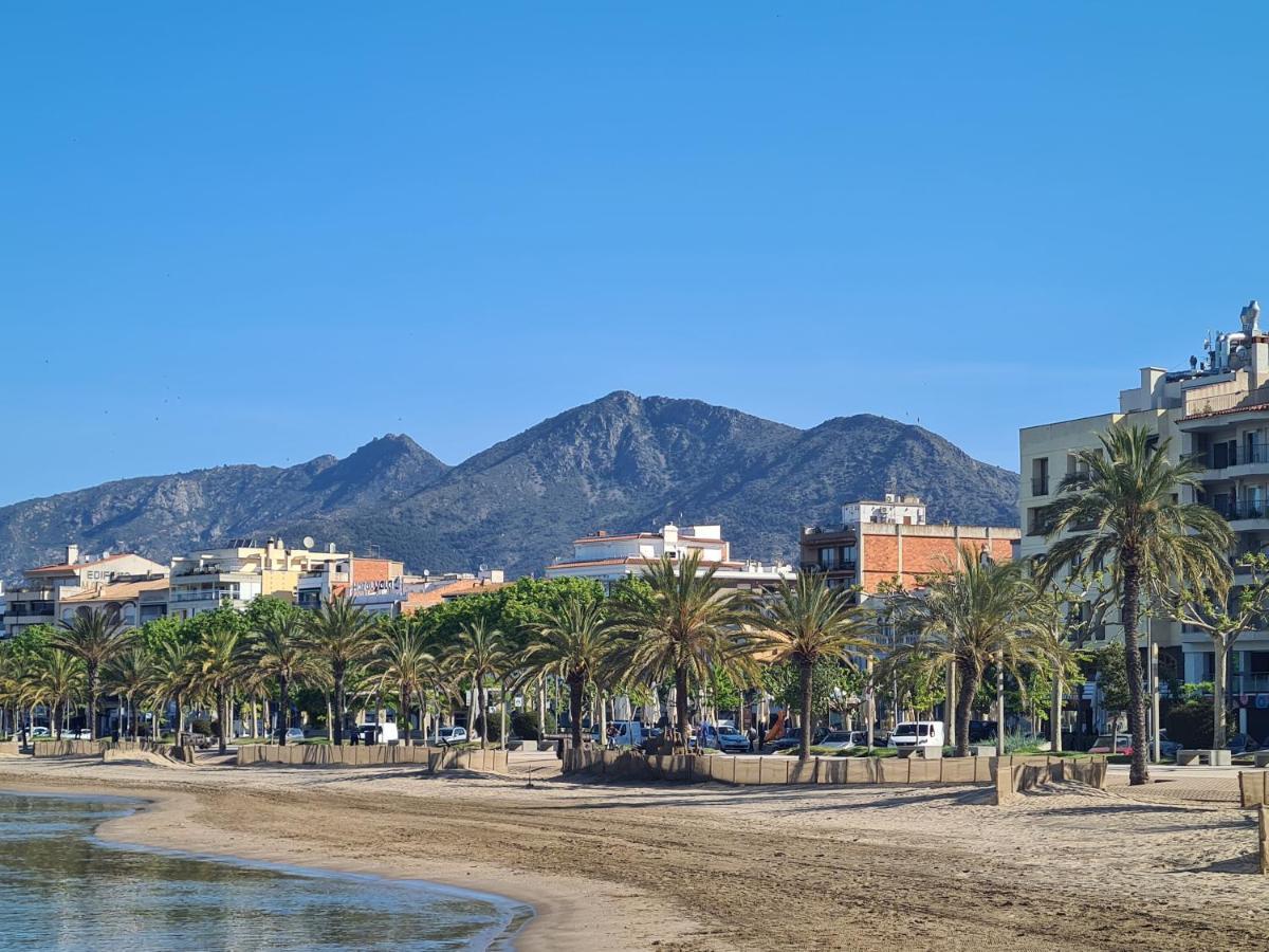 Acogedor Apartamento Vistas Al Mar Roses Buitenkant foto